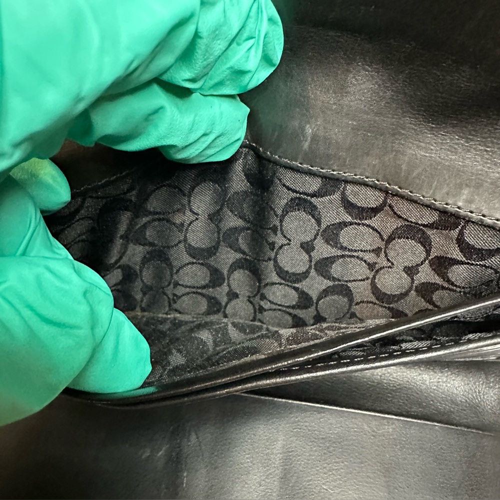 Large Coach Black Leather wallet - Picture 4 of 6